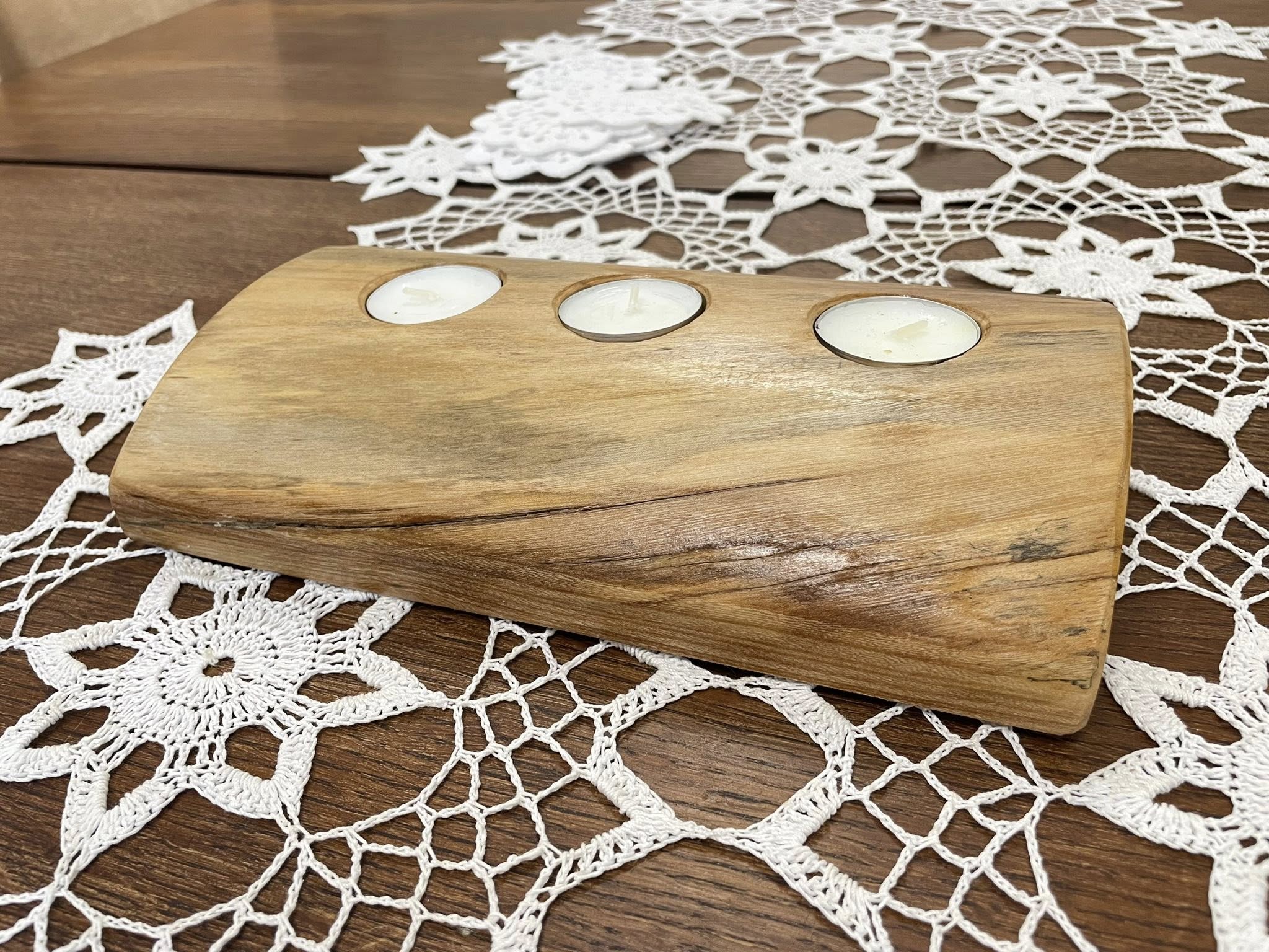 Świecznik - wiąz - obrazek 2