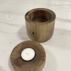 Świecznik - orzech włoski