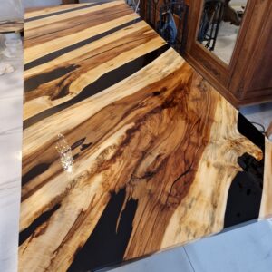 Stół drewniany / drewniano - żywiczny